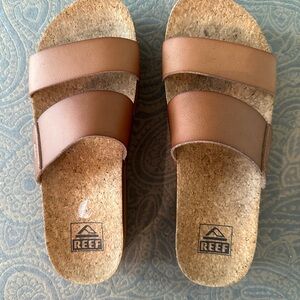 Reef Cushion Vista Sandal , super lightweight , cork footbed, neutral color !